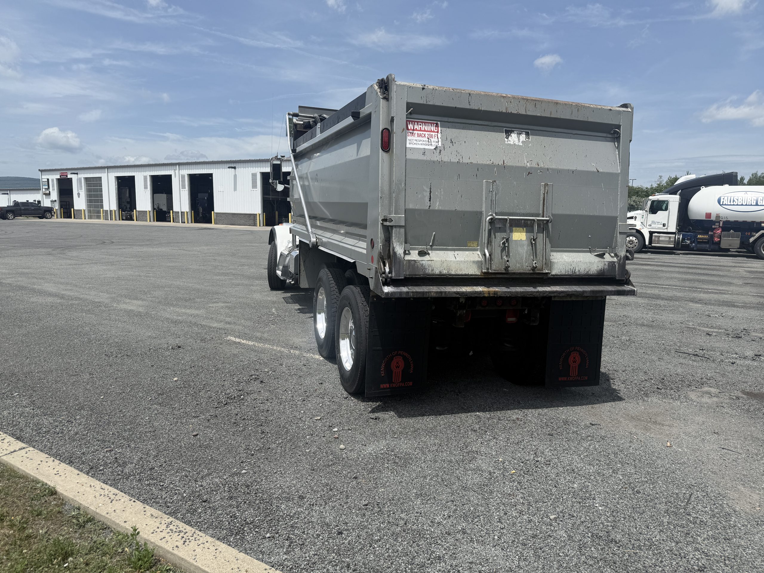 2016 PETERBILT 365 2016 PETERBILT 365 - image 3 of 6