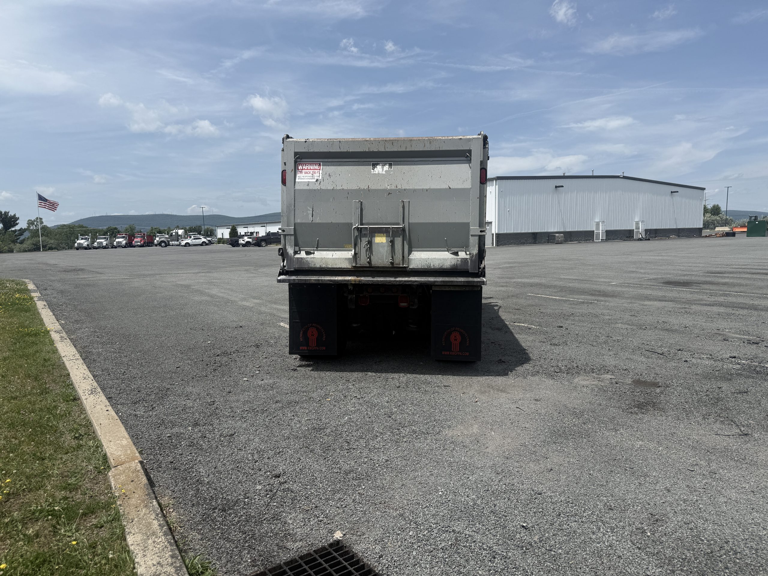 2016 PETERBILT 365 2016 PETERBILT 365 - image 4 of 6