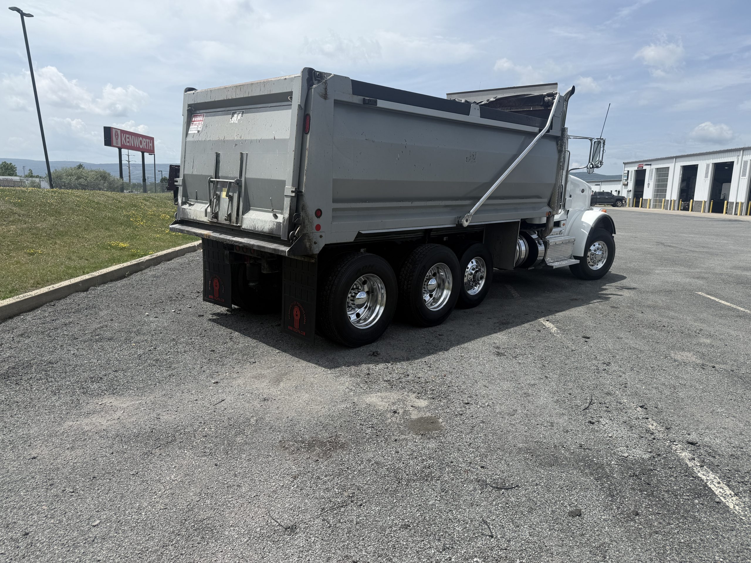 2016 PETERBILT 365 2016 PETERBILT 365 - image 5 of 6