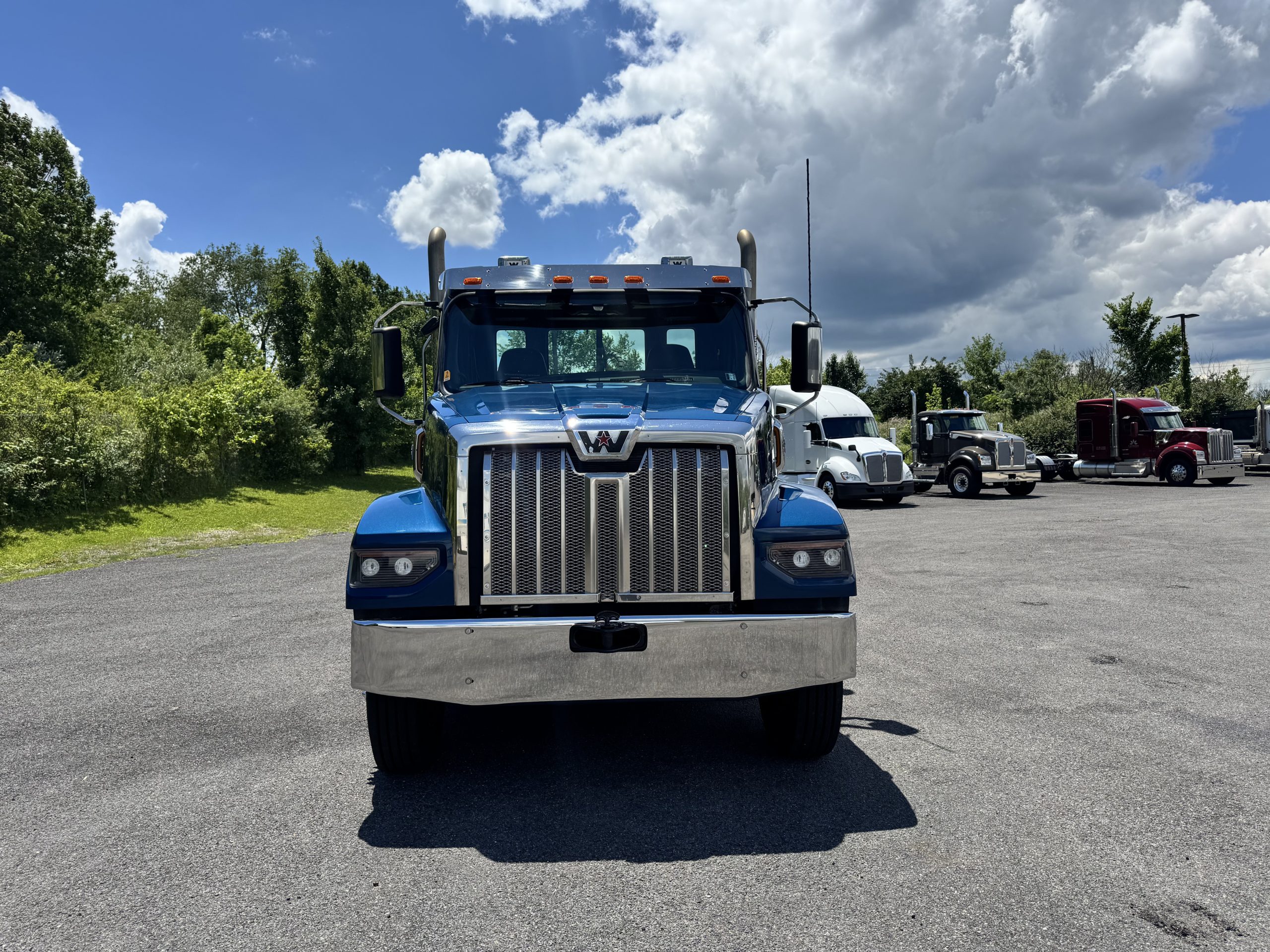 2022 WESTERN STAR 4900FA 2022 WESTERN STAR 4900FA - image 2 of 6