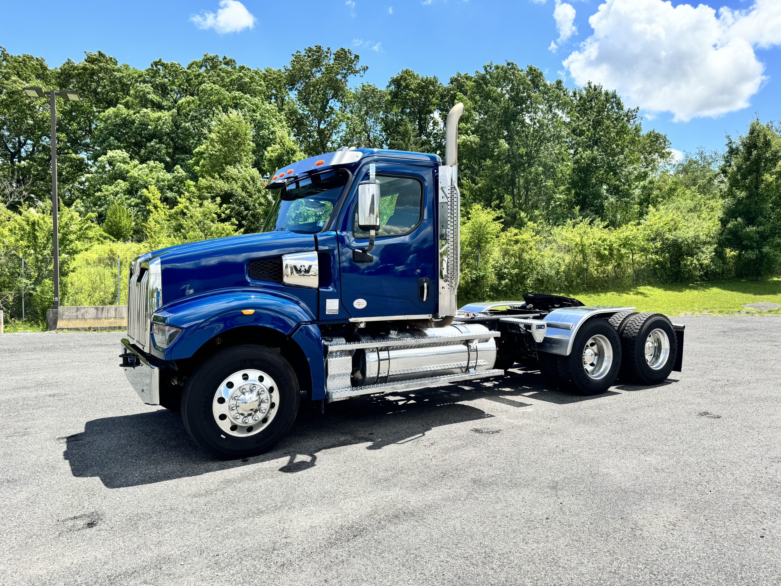 2022 WESTERN STAR 4900FA 2022 WESTERN STAR 4900FA - image 1 of 6
