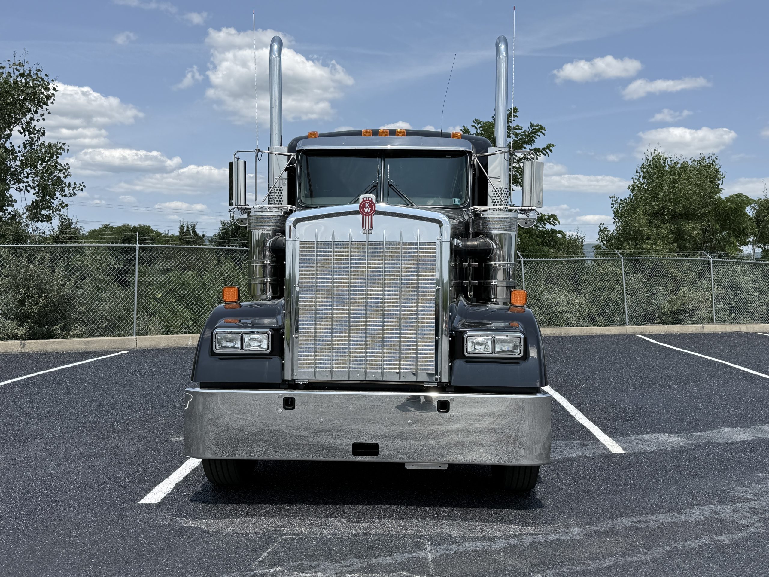 2027 KENWORTH W900 2027 KENWORTH W900 - image 2 of 6