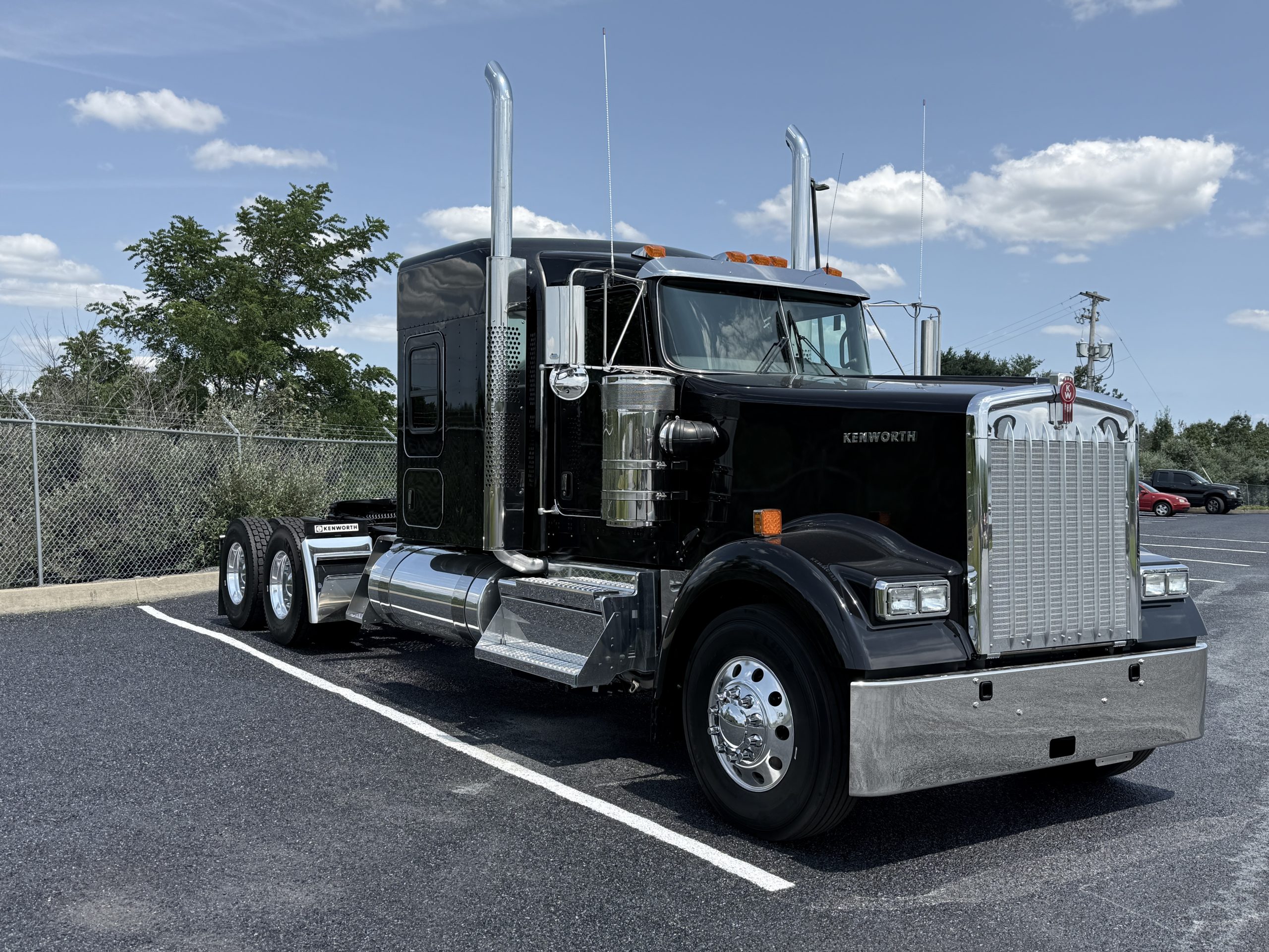 2027 KENWORTH W900 2027 KENWORTH W900 - image 3 of 6