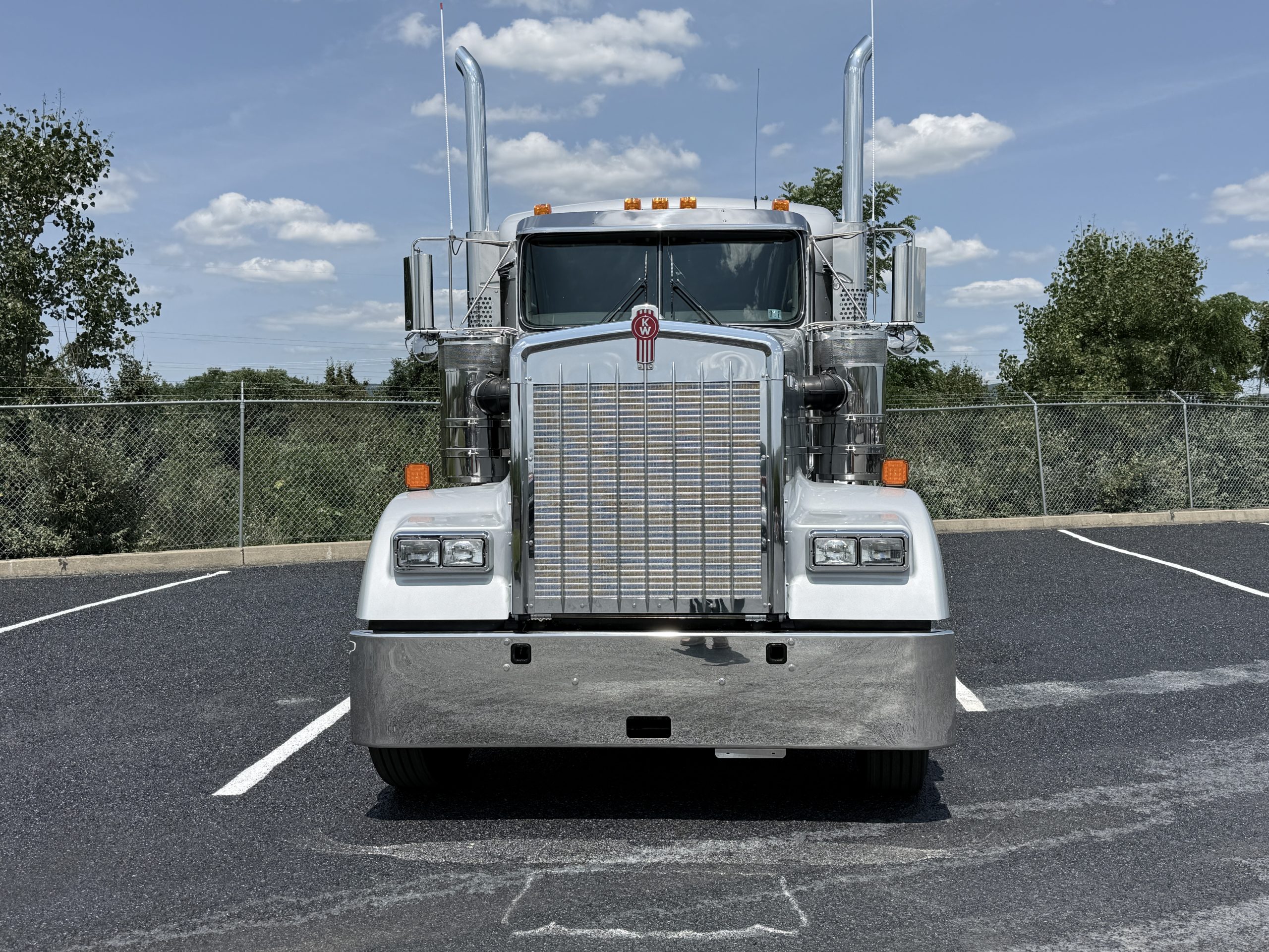 2027 KENWORTH W900 2027 KENWORTH W900 - image 2 of 6