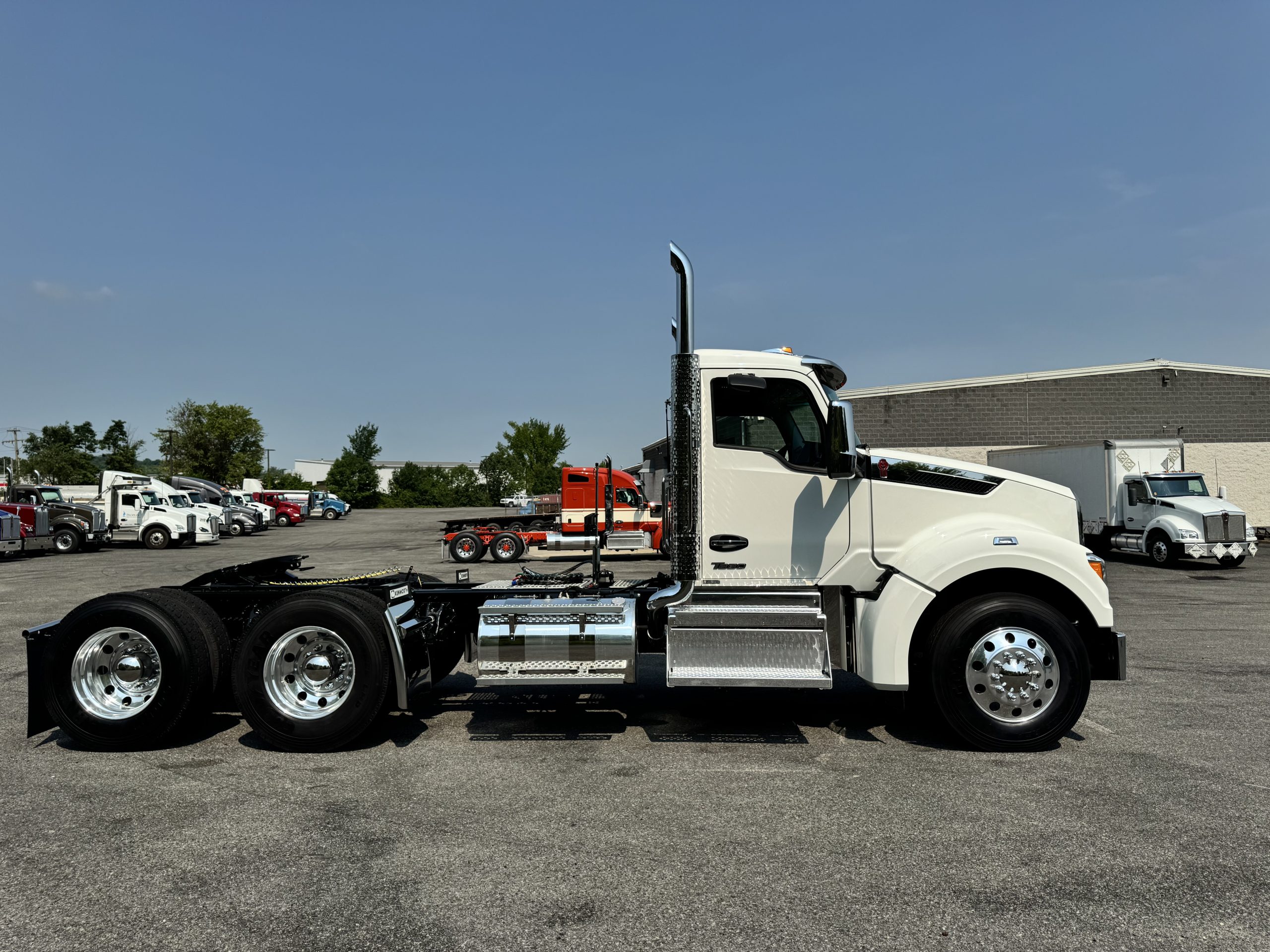 2027 KENWORTH T880 2027 KENWORTH T880 - image 4 of 6
