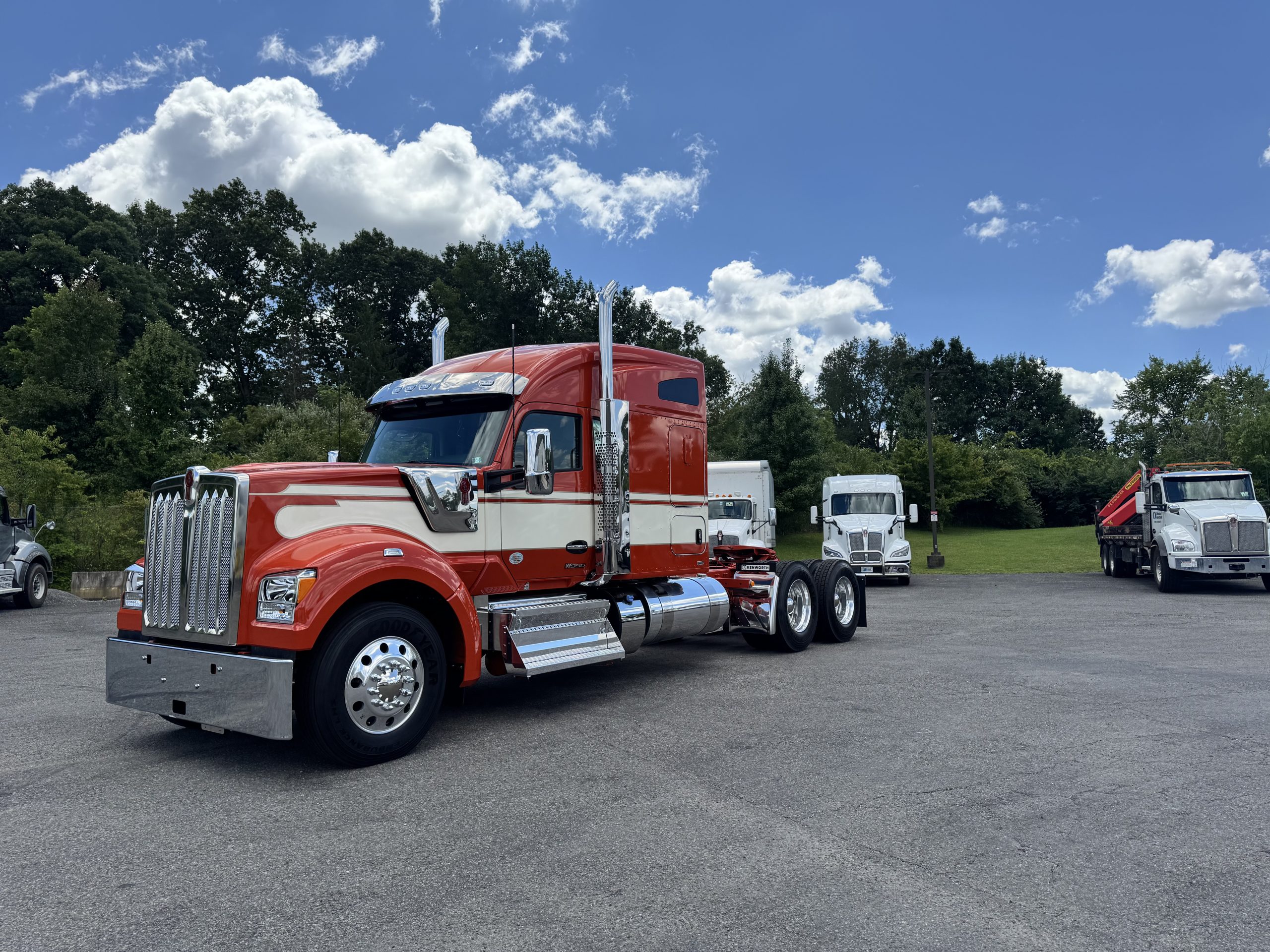 2027 KENWORTH W990 2027 KENWORTH W990 - image 1 of 6