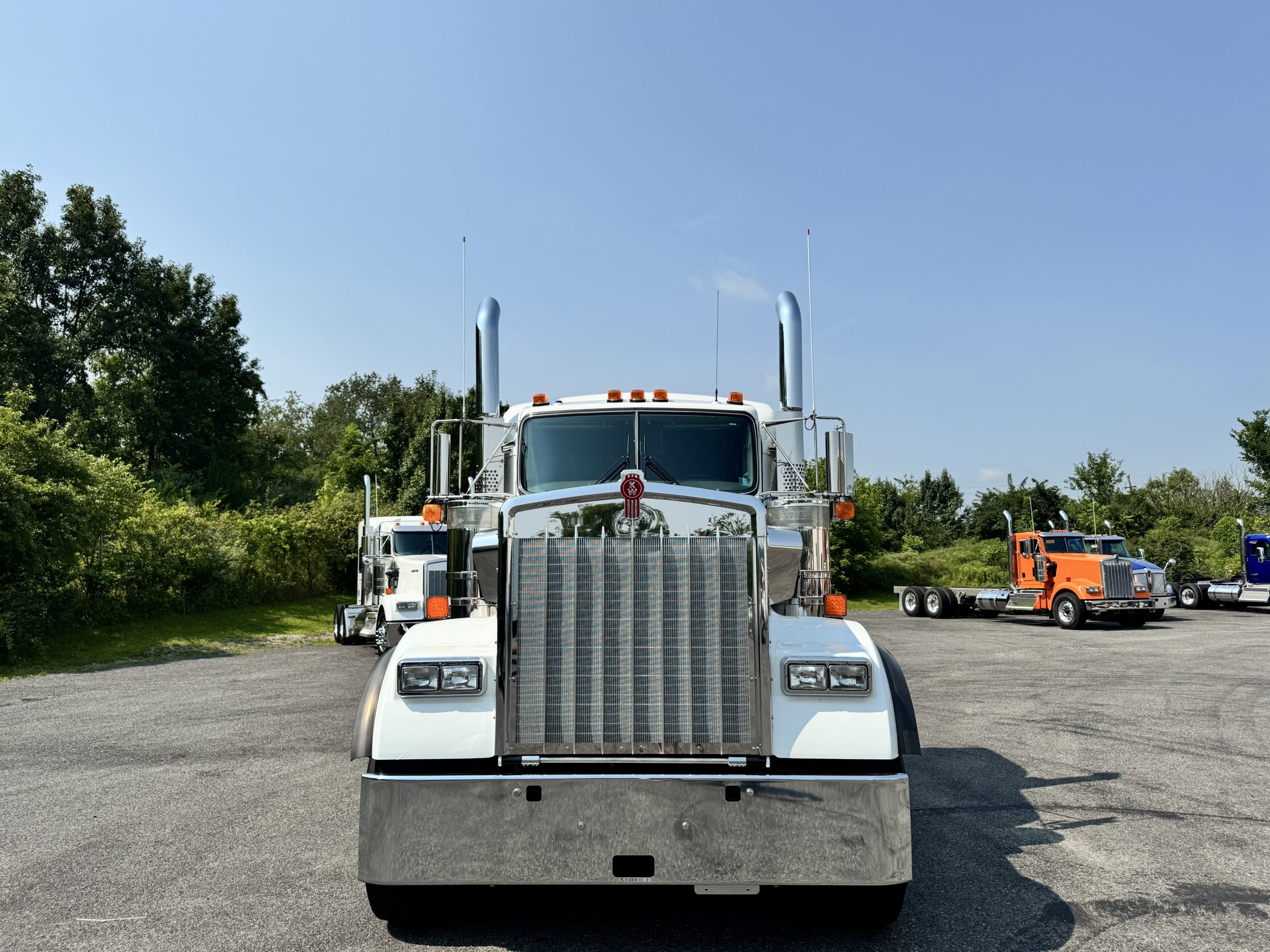 2027 KENWORTH W900 2027 KENWORTH W900 - image 2 of 6