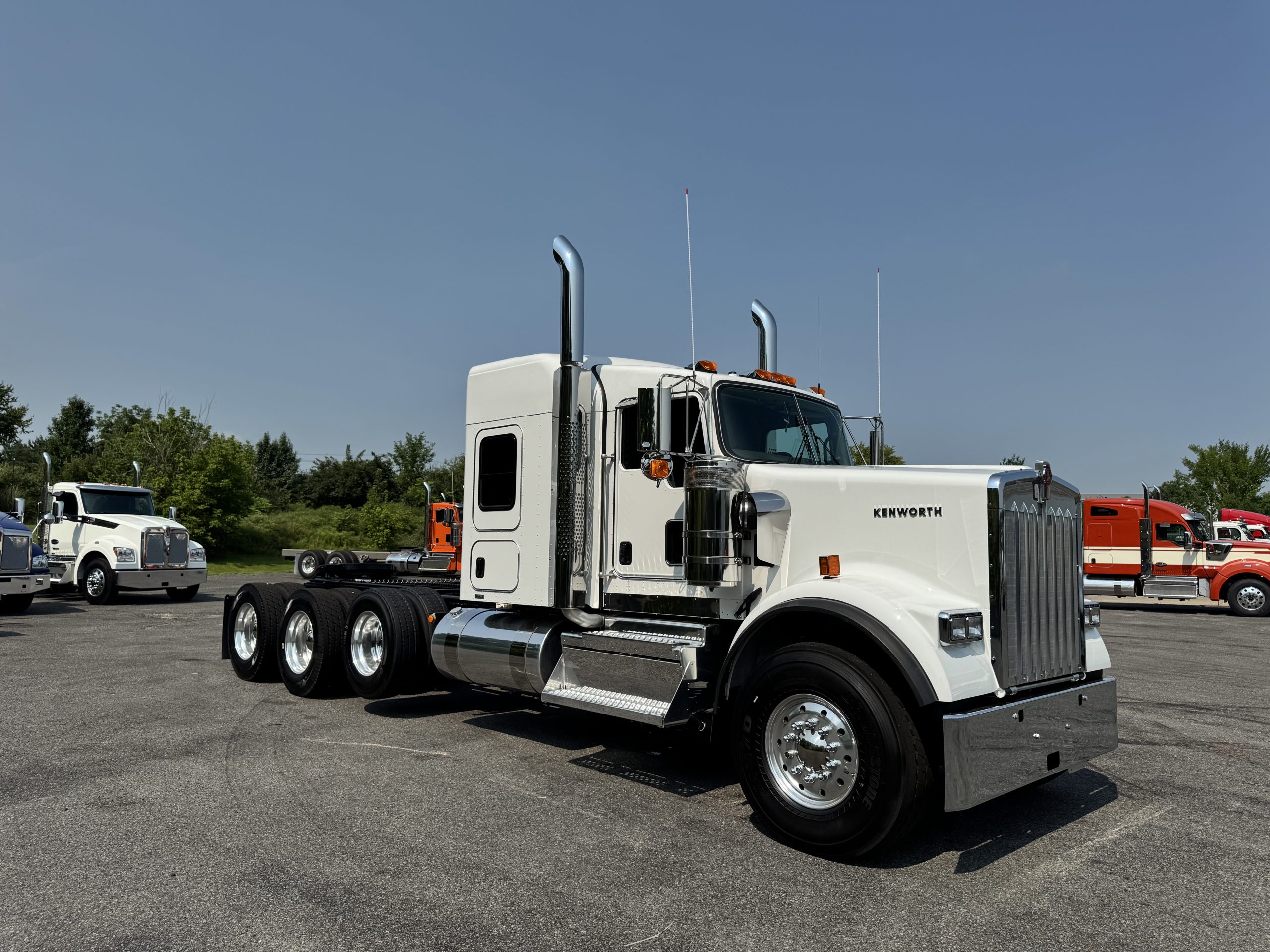 2027 KENWORTH W900 2027 KENWORTH W900 - image 3 of 6