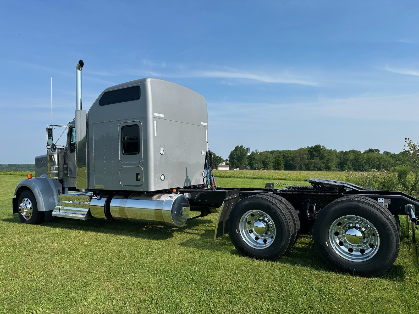 2027 KENWORTH W900 2027 KENWORTH W900 - image 4 of 6