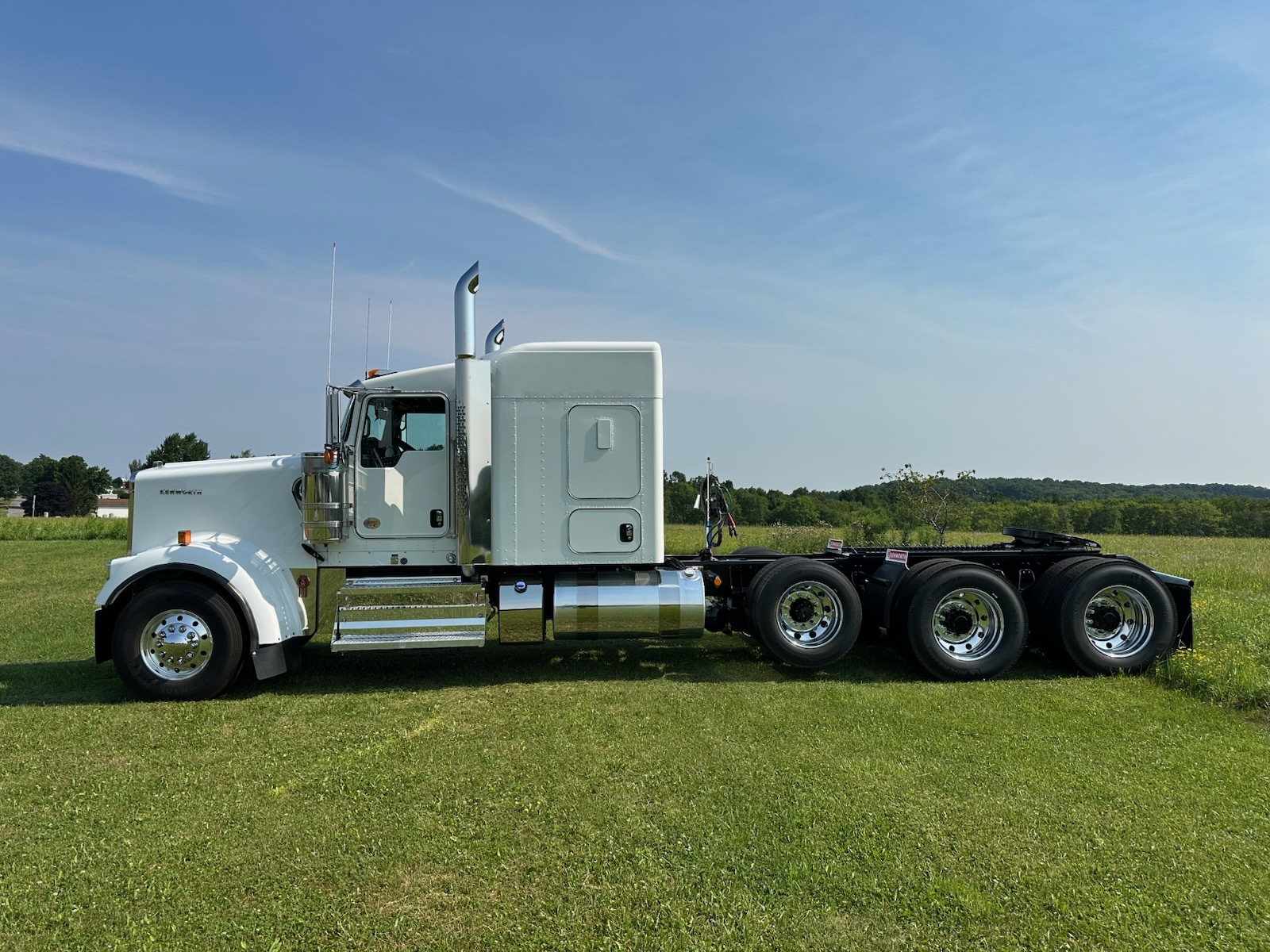 2027 KENWORTH W900 2027 KENWORTH W900 - image 2 of 6