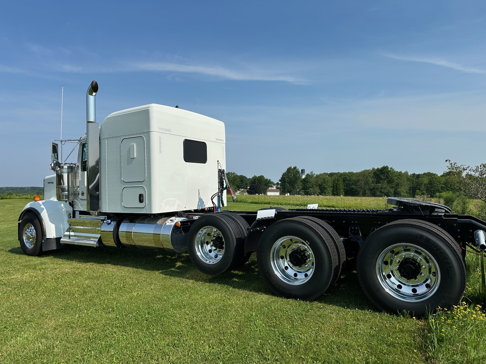 2027 KENWORTH W900 2027 KENWORTH W900 - image 3 of 6