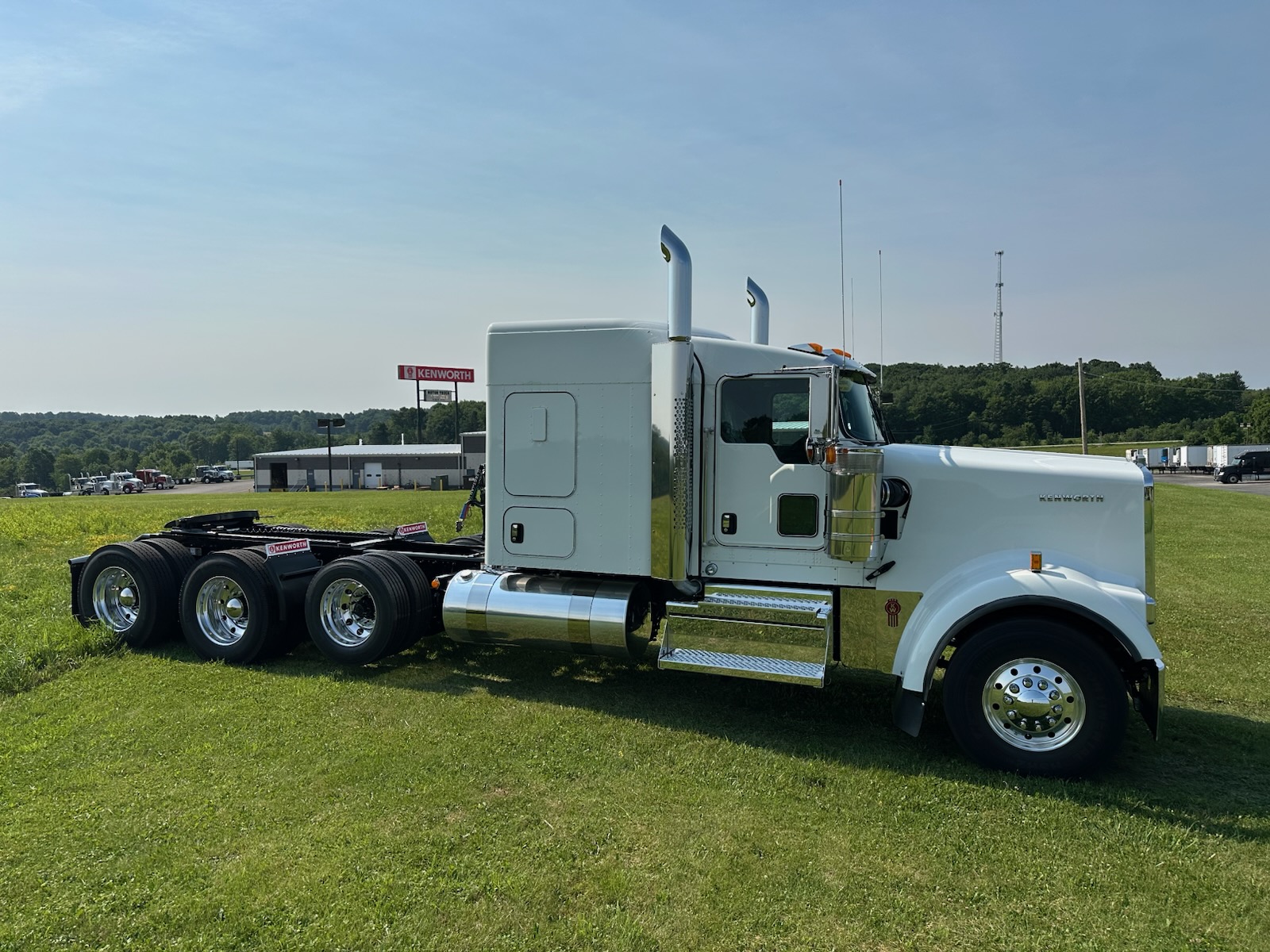 2027 KENWORTH W900 2027 KENWORTH W900 - image 5 of 6