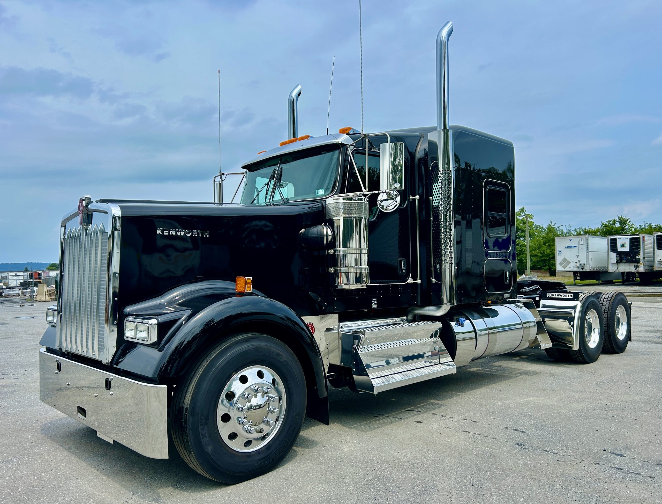 2027 KENWORTH W900 - image 1 of 6