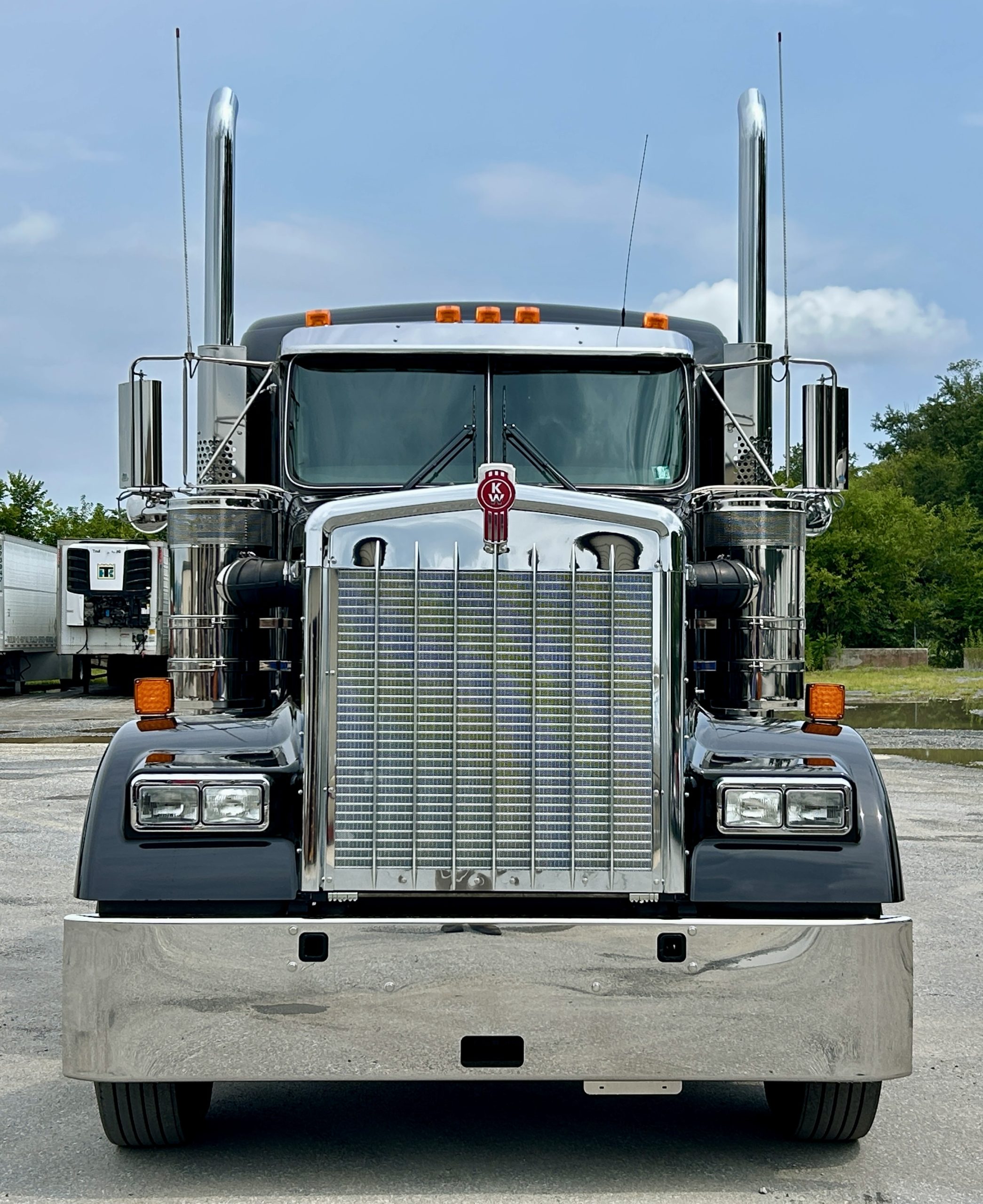 2027 KENWORTH W900 - image 2 of 6