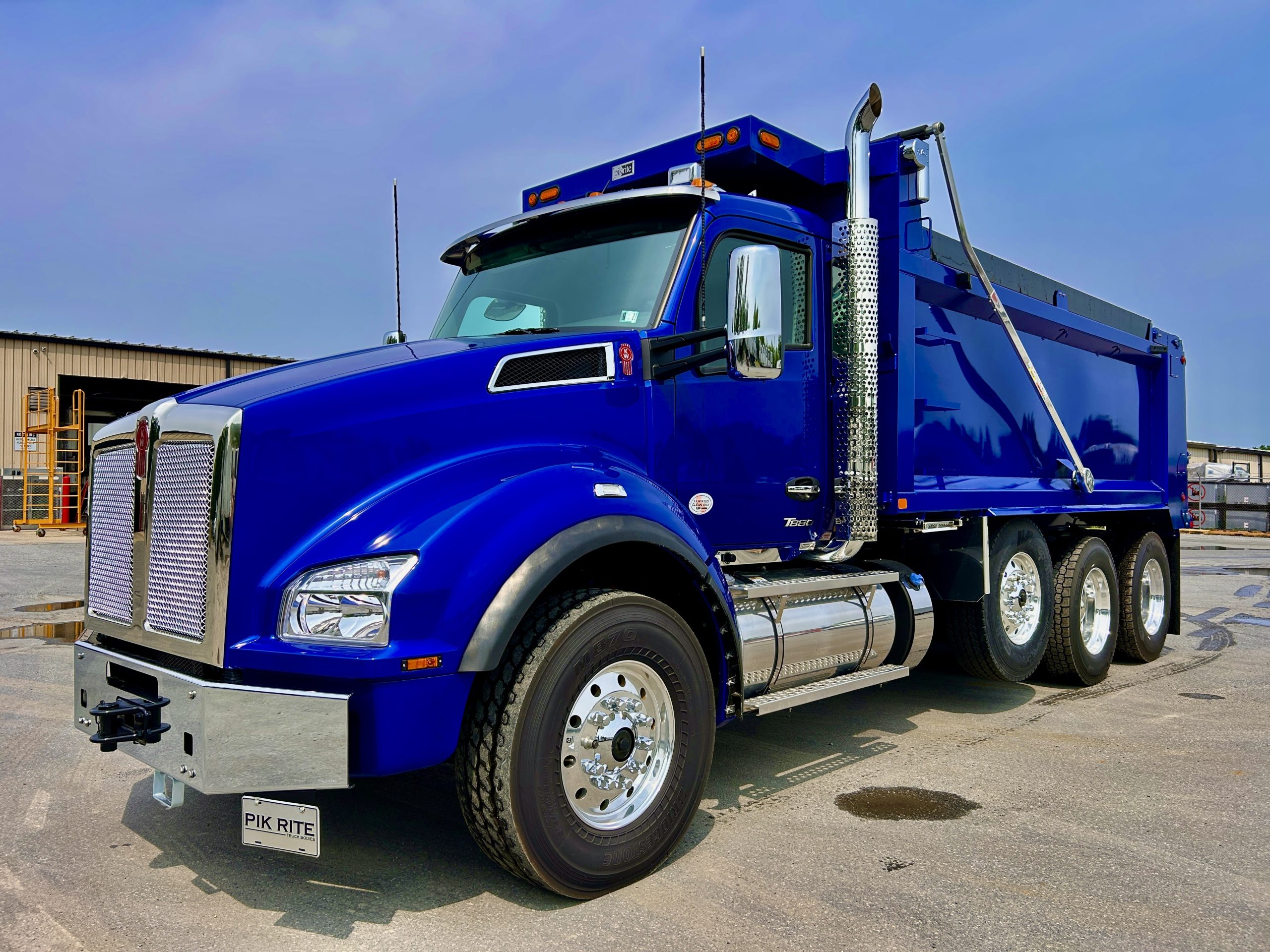 2027 KENWORTH T880 2027 KENWORTH T880 - image 1 of 6