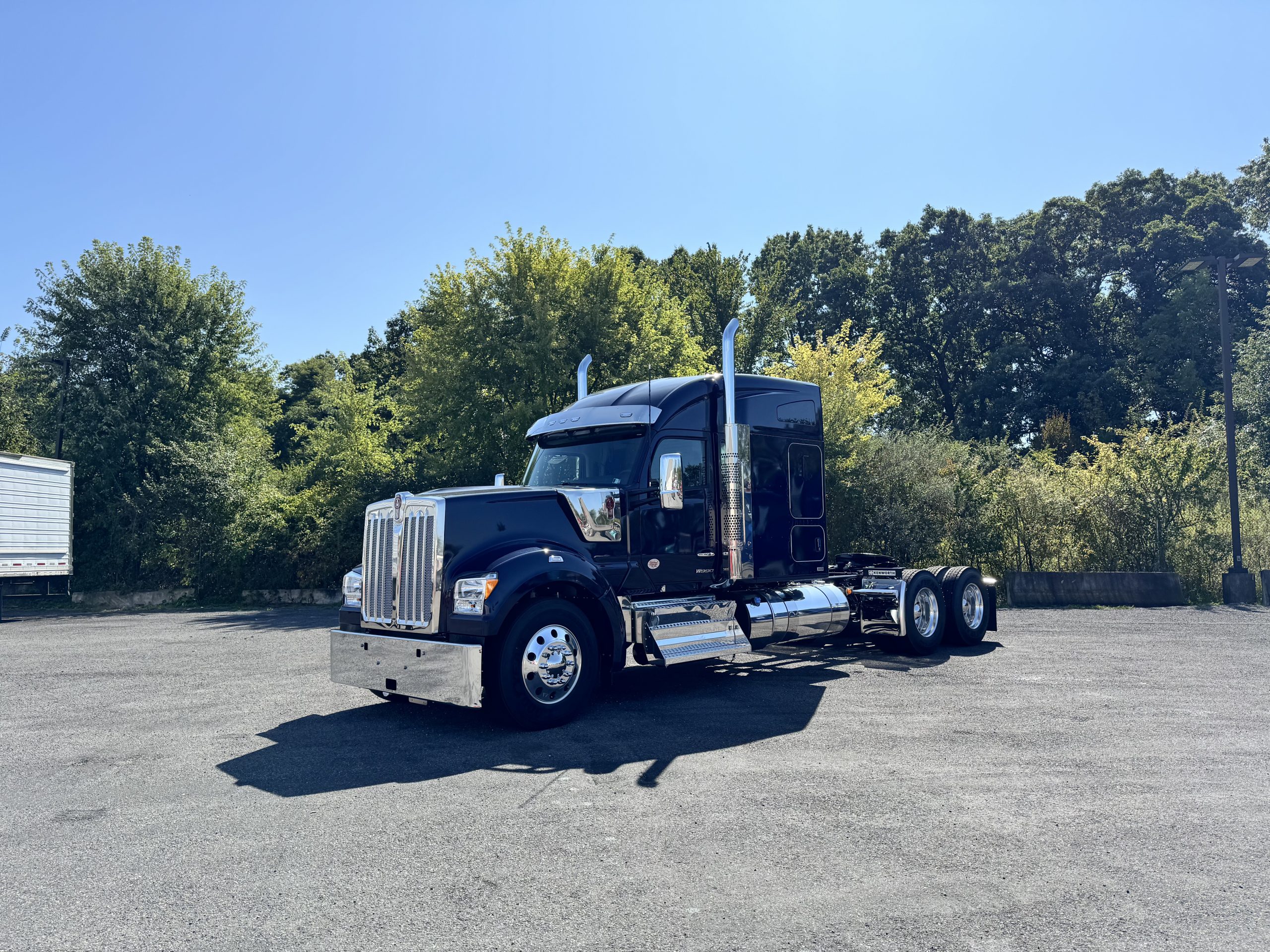 2027 KENWORTH W990 - image 1 of 6