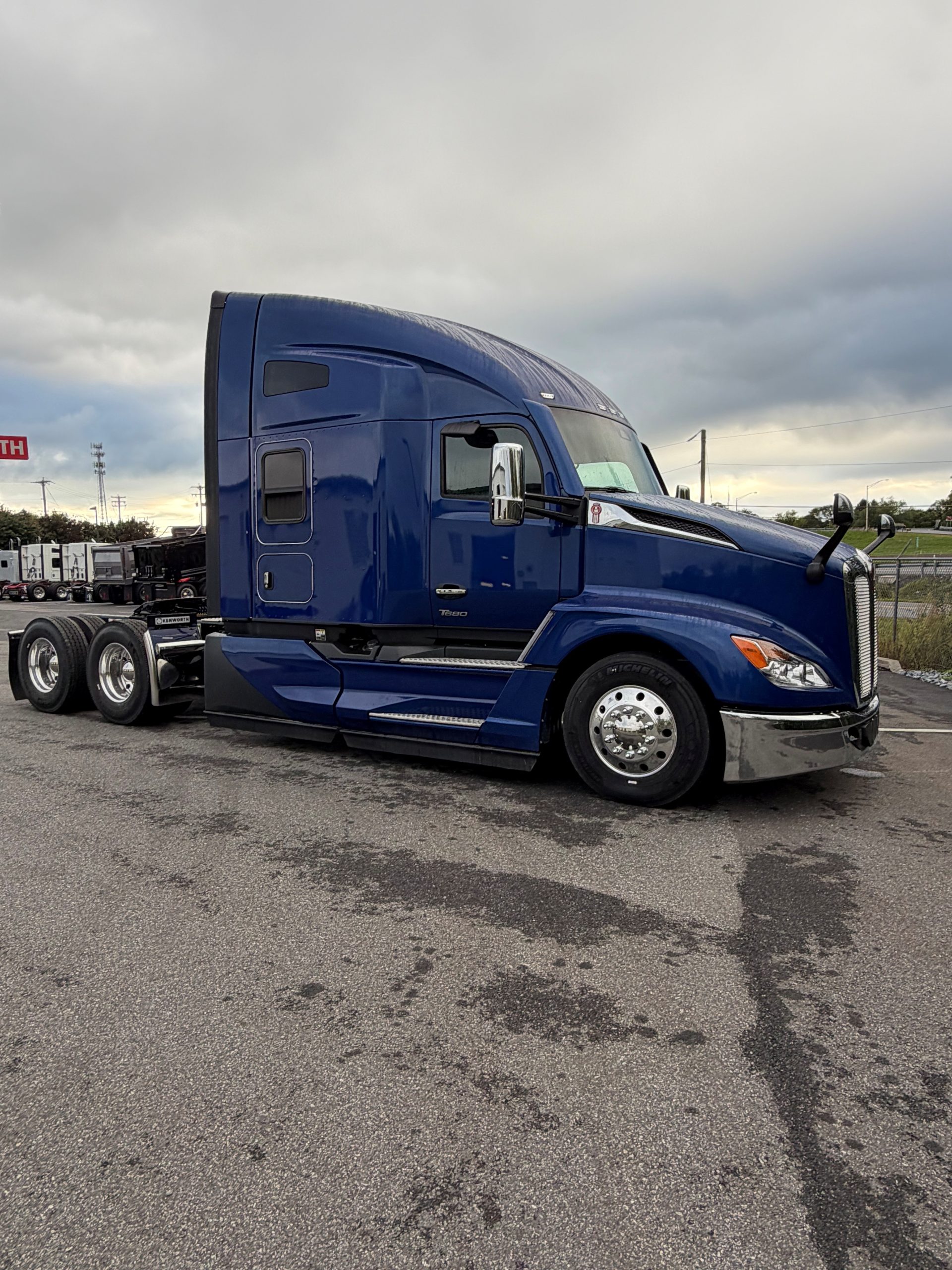 2027 KENWORTH T680 - image 3 of 6