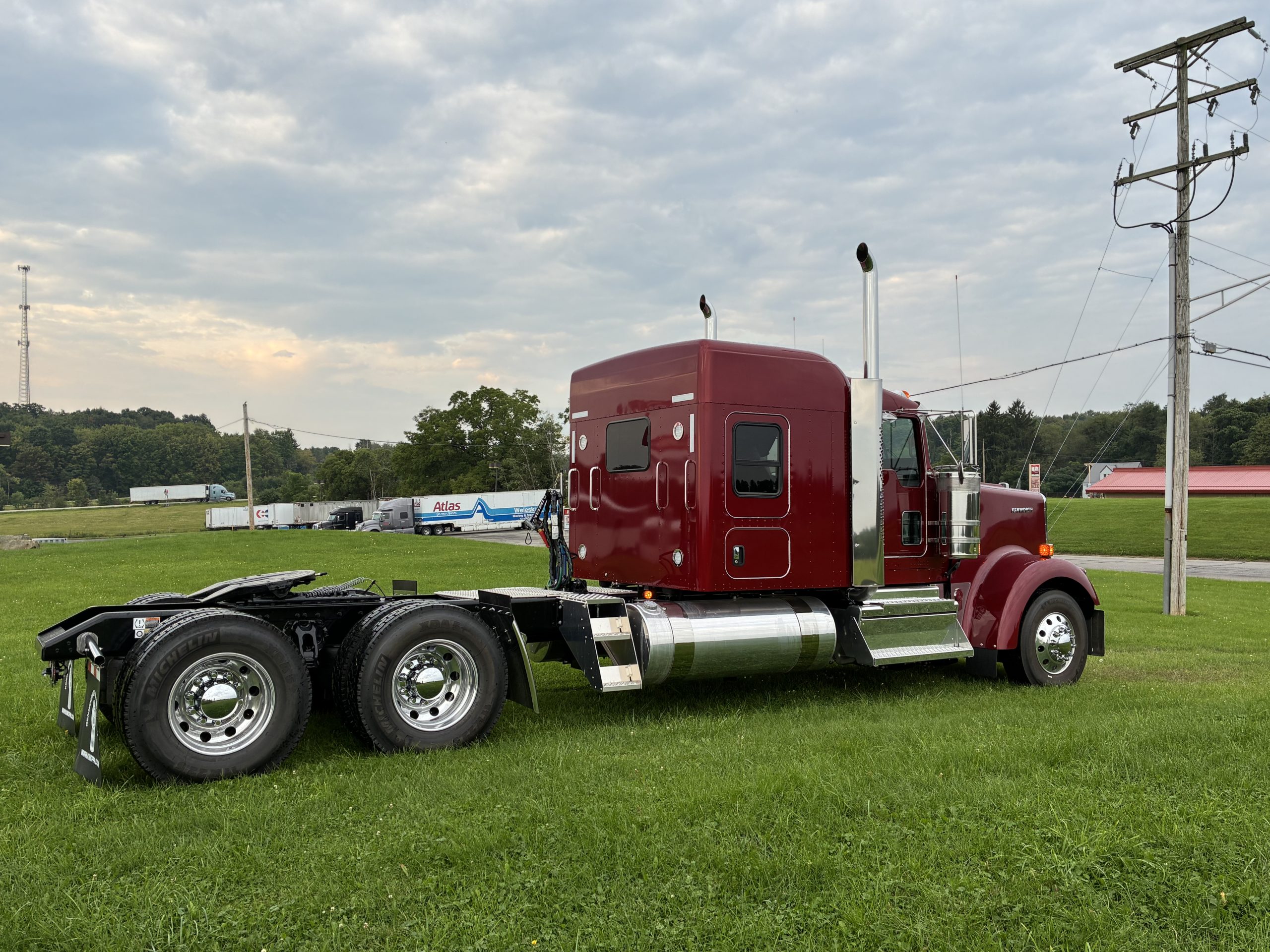 2027 KENWORTH W900 - image 5 of 6
