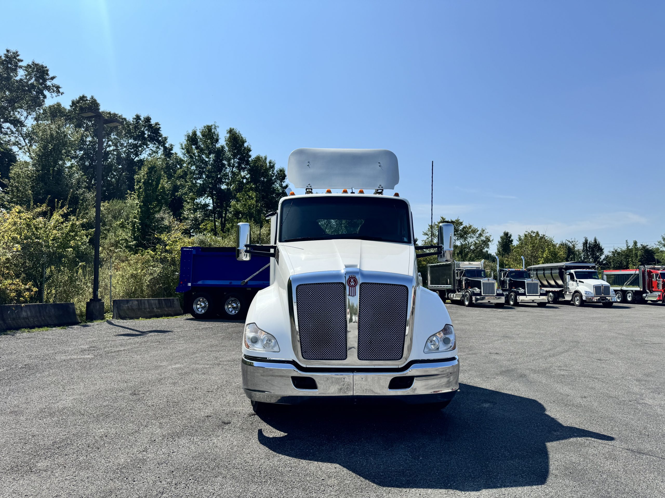 2021 KENWORTH T680 - image 2 of 6