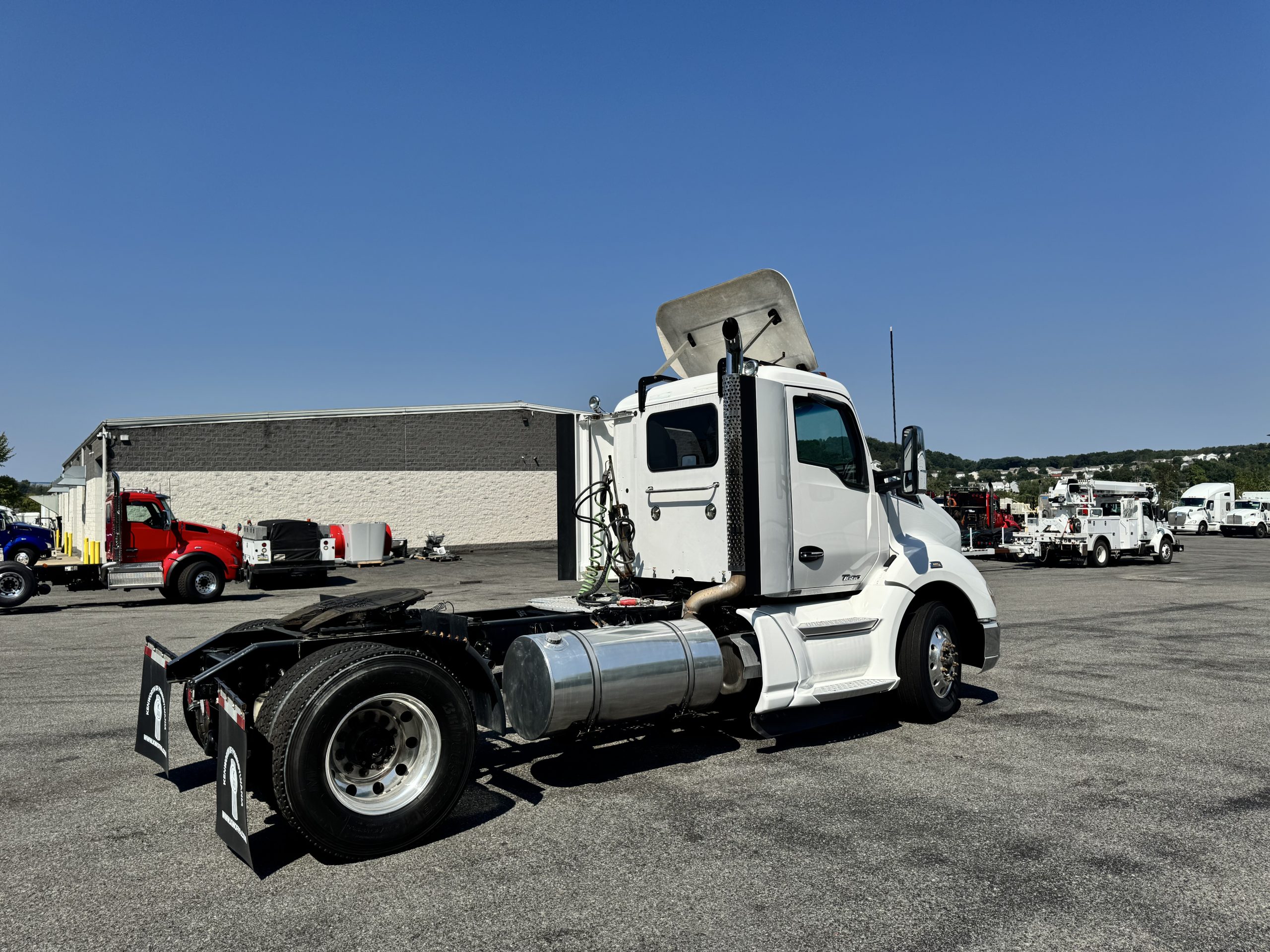 2021 KENWORTH T680 - image 5 of 6