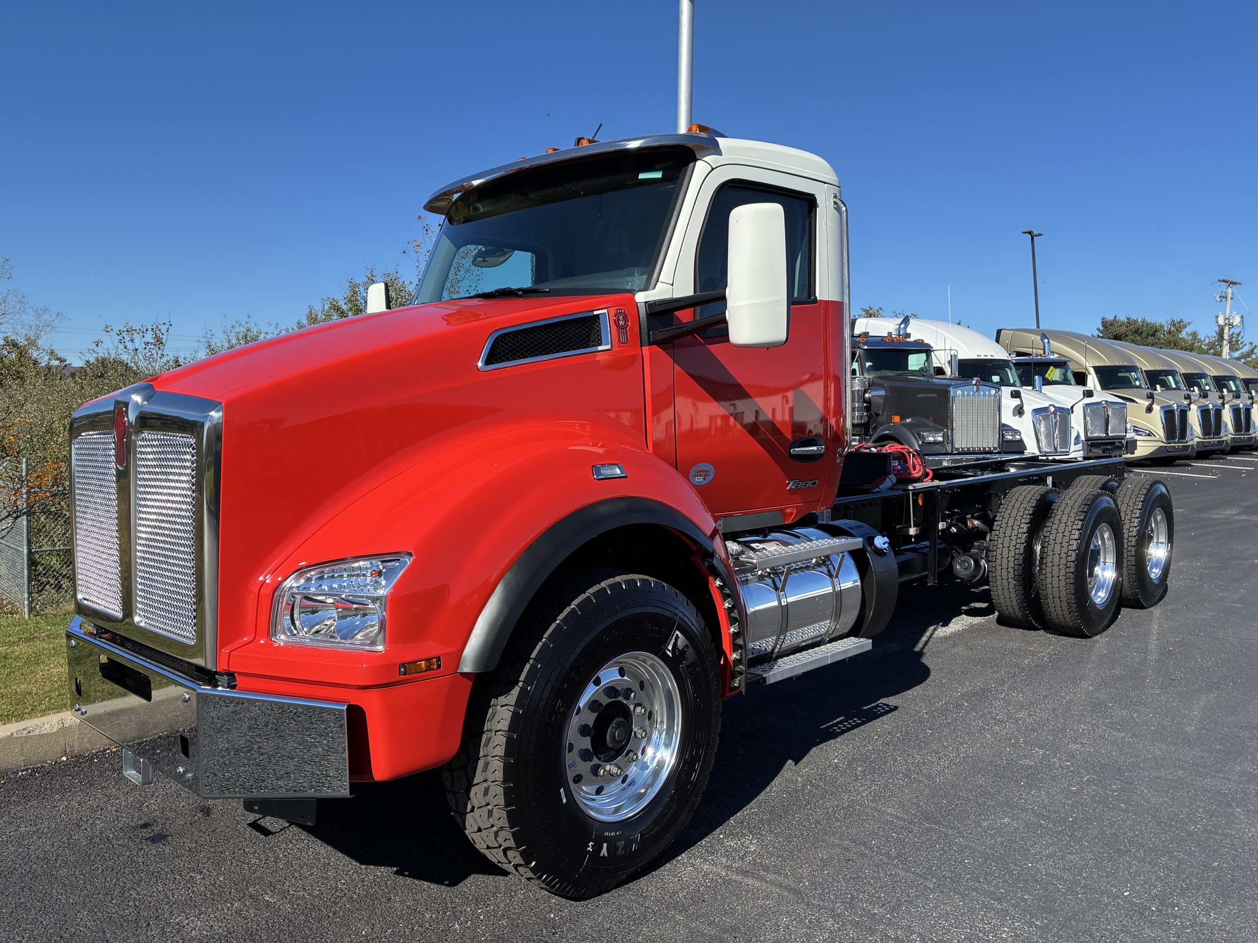 2026 KENWORTH T880 - image 1 of 6