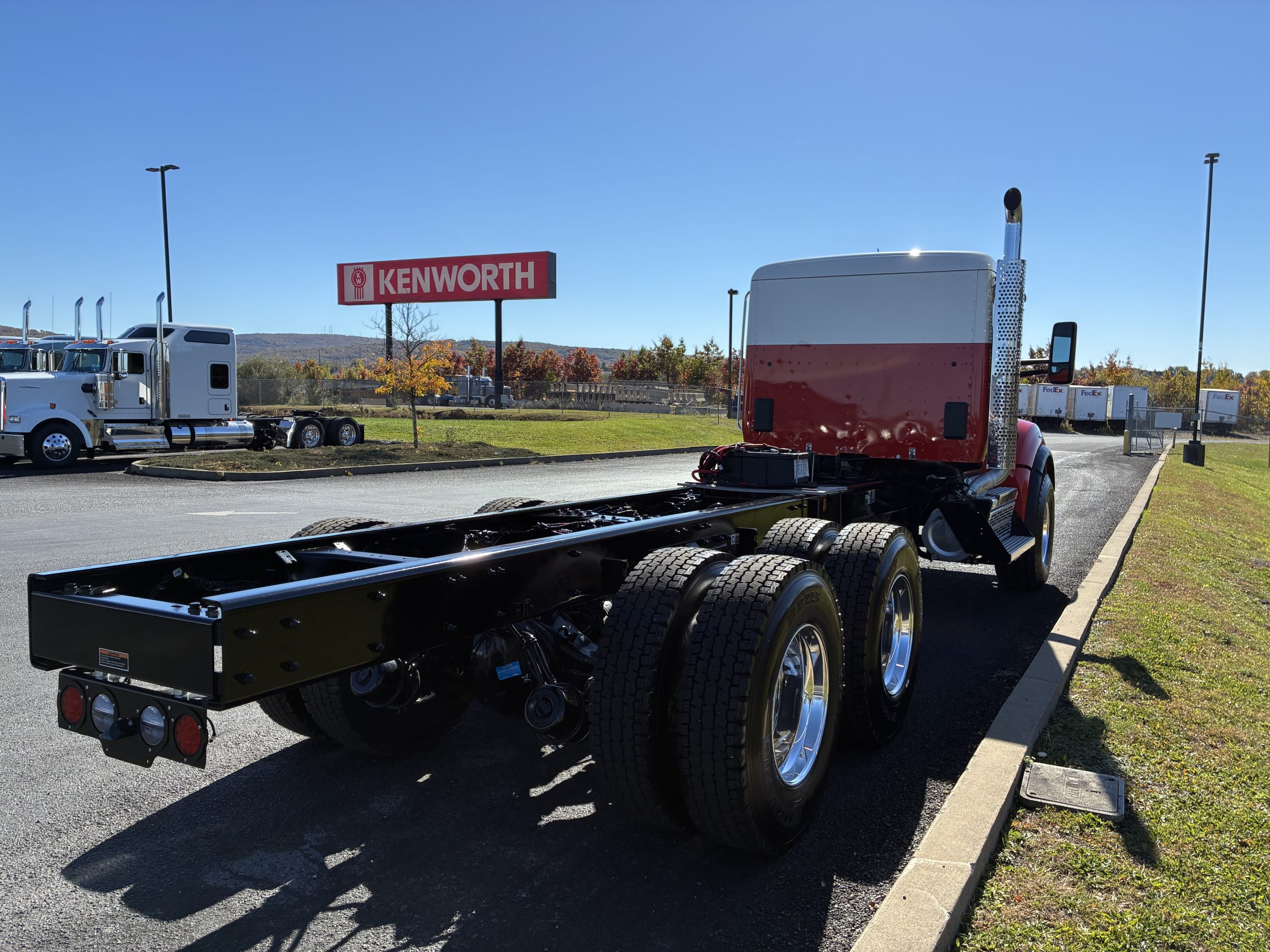 2026 KENWORTH T880 - image 5 of 6