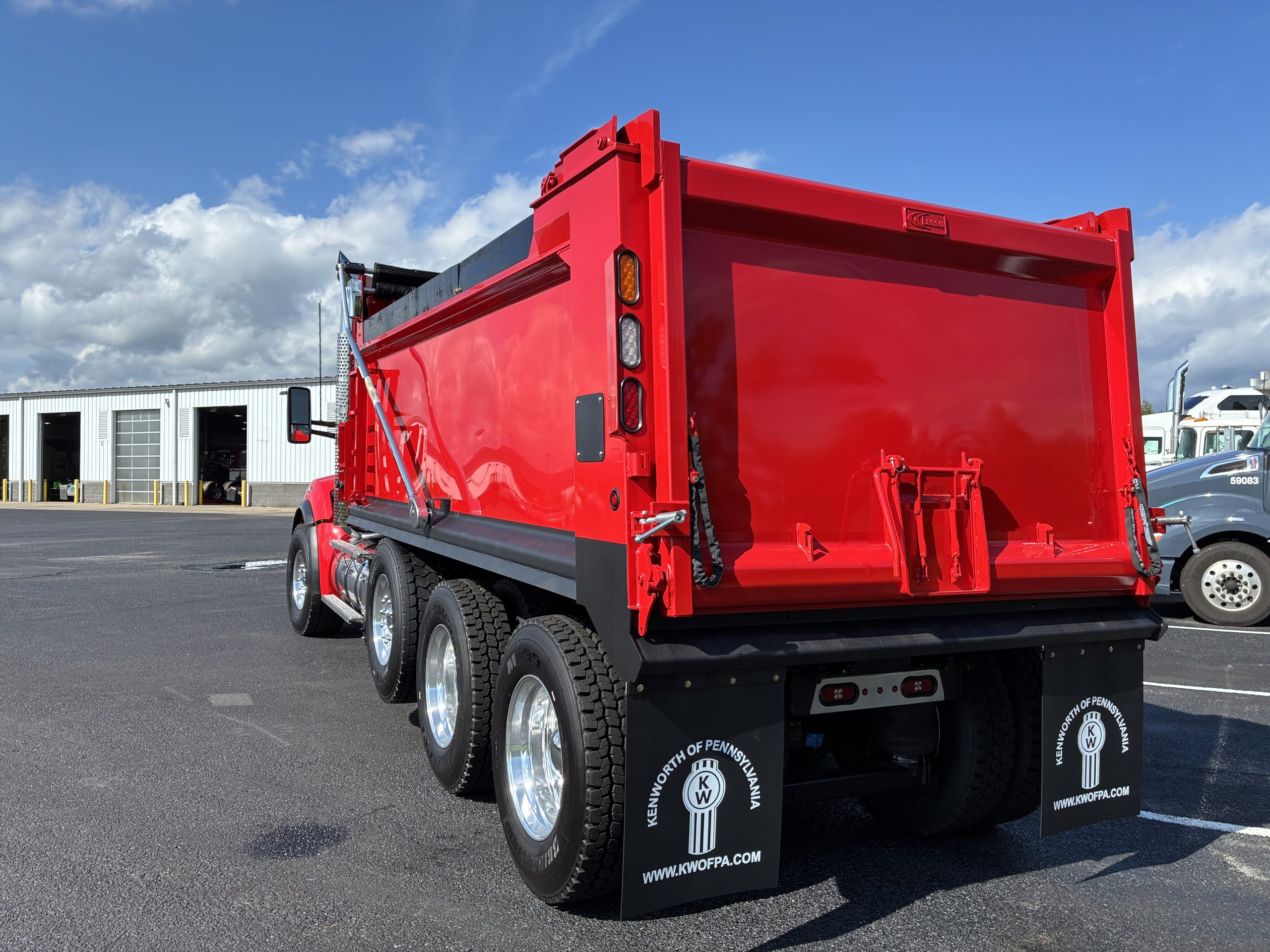 2027 KENWORTH T880 - image 2 of 6