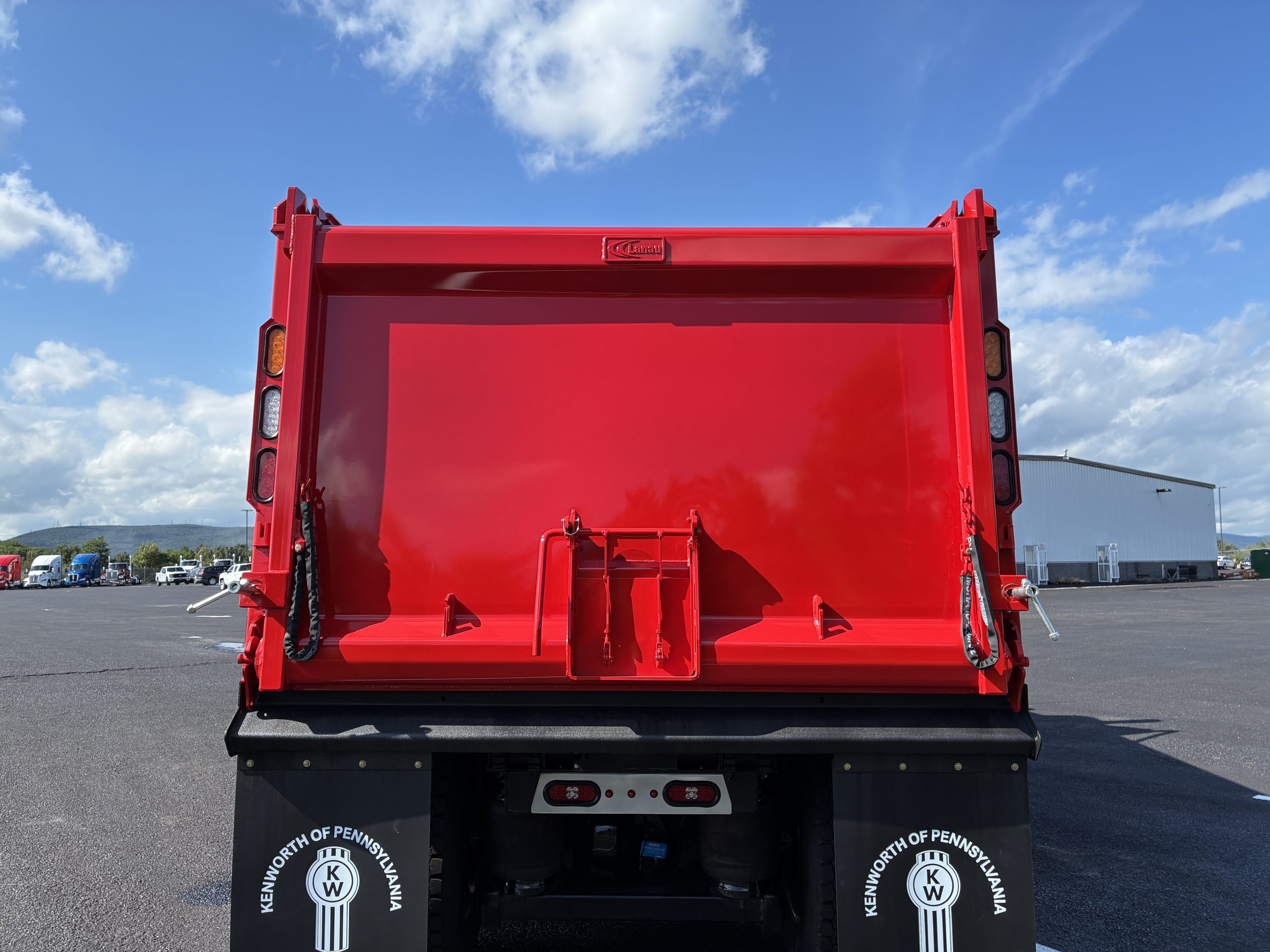 2027 KENWORTH T880 - image 3 of 6