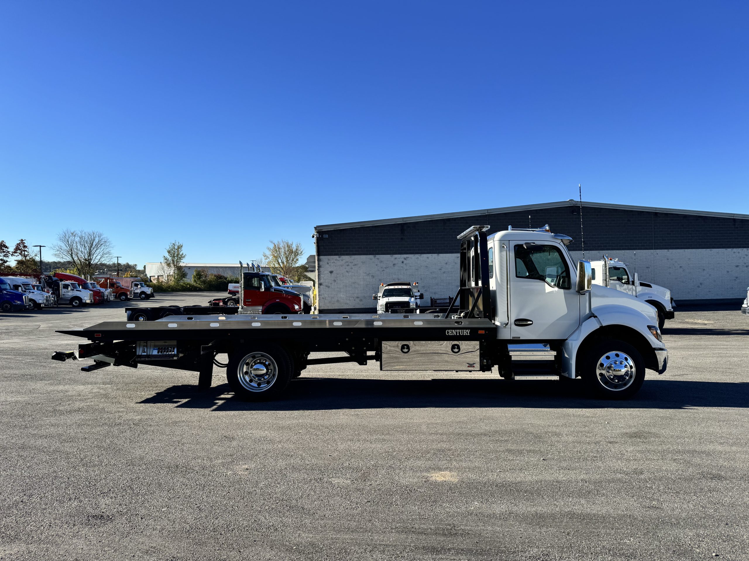 2027 KENWORTH T280 - image 4 of 6
