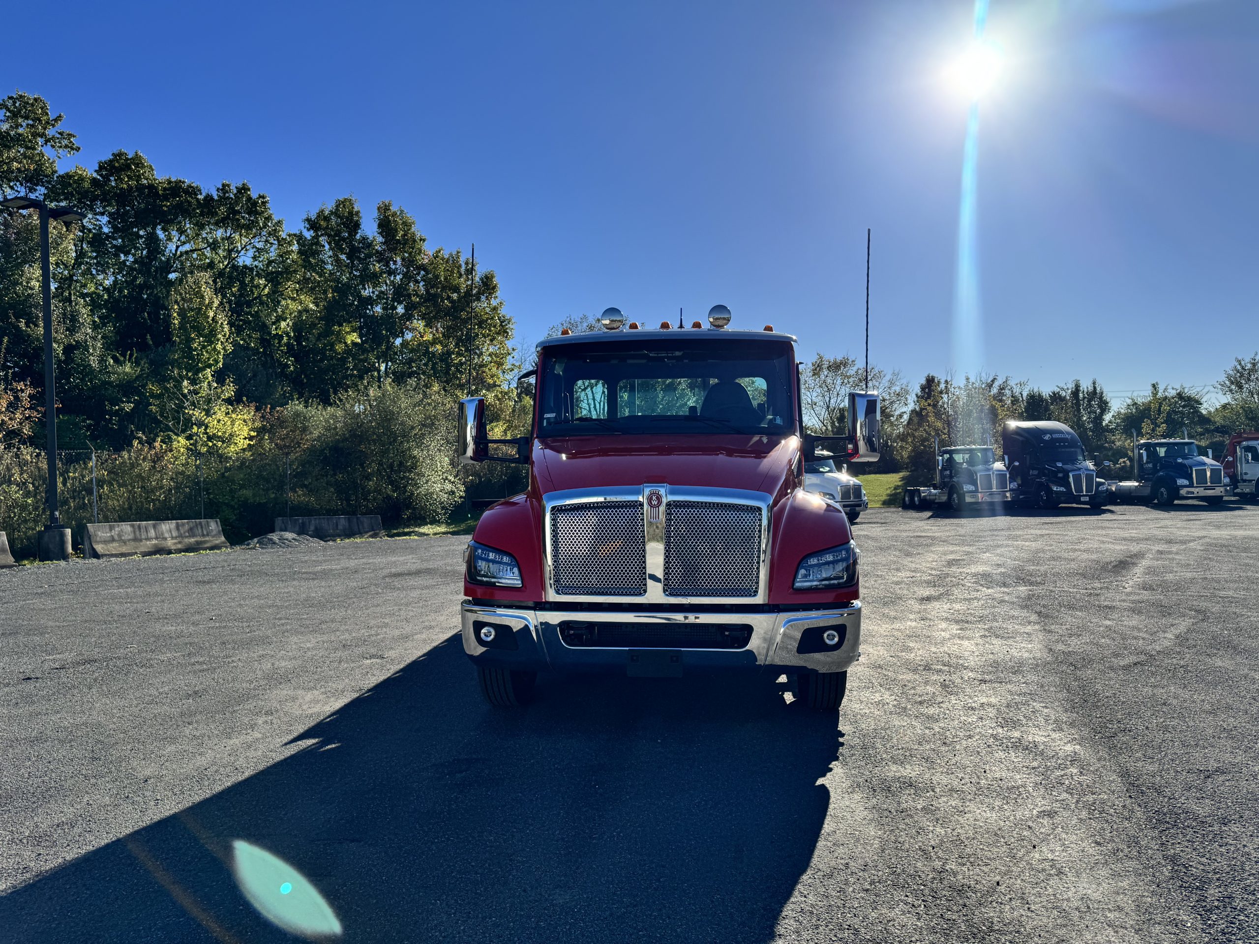 2027 KENWORTH T280 - image 2 of 6