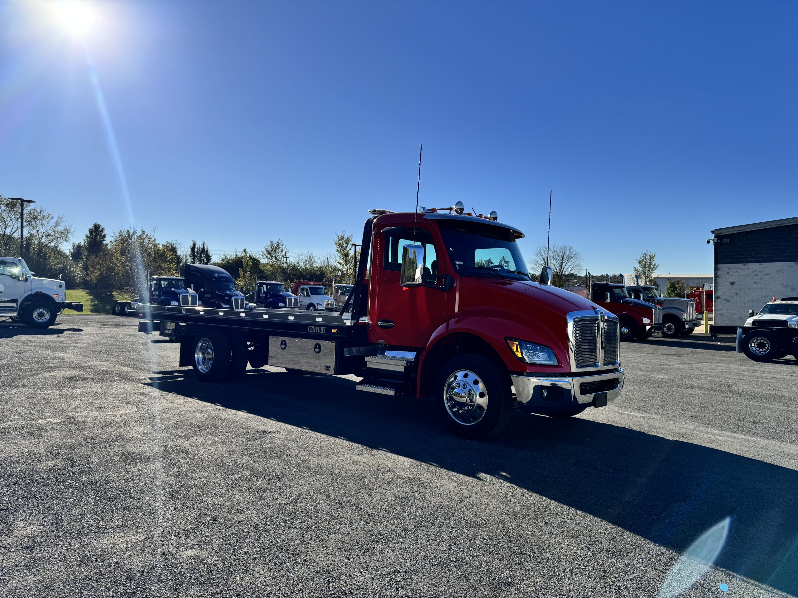 2027 KENWORTH T280 - image 3 of 6