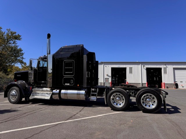 2023 KENWORTH W900 2023 KENWORTH W900 - image 3 of 6